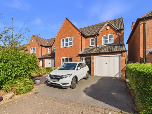 Tudor Close, Churchdown, GL3, photo 1