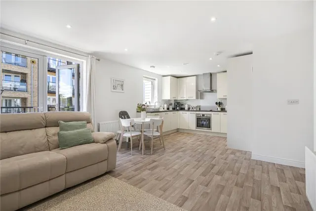 Hawker Drive, Addlestone, KT15, photo 1