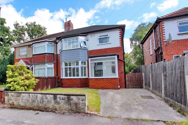 3 bedroom house, Berwick Avenue, Whitefield, M45