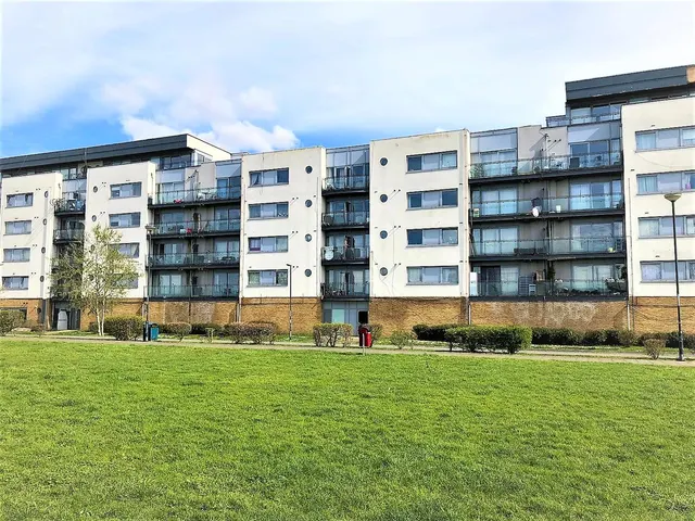 Defence Close, Thamesmead, SE28, photo 1