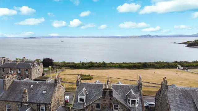 Photo 3 — Kinghorn Road, Burntisland, Fife, KY3