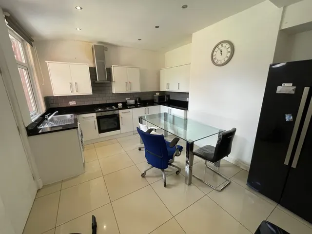 Rokeby Gardens, Headingley, LS6, photo 2