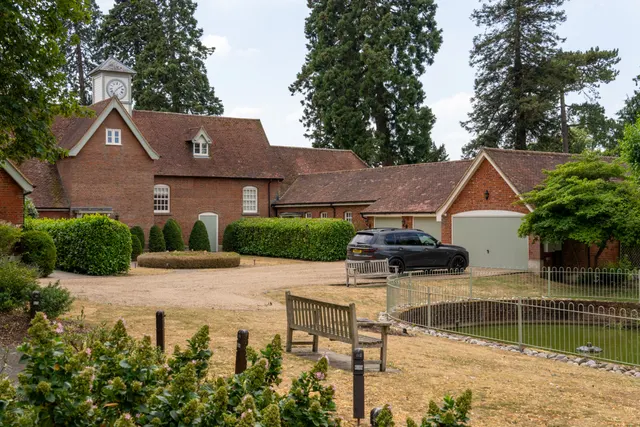 Hassobury, Farnham, CM23, photo 3