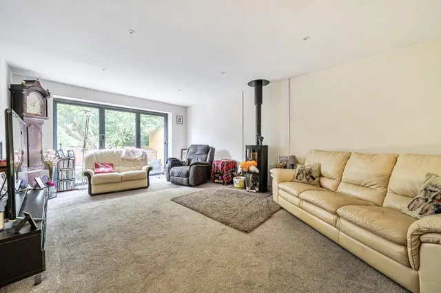 Photo 3 — Monks Brook Close, Eastleigh, SO50