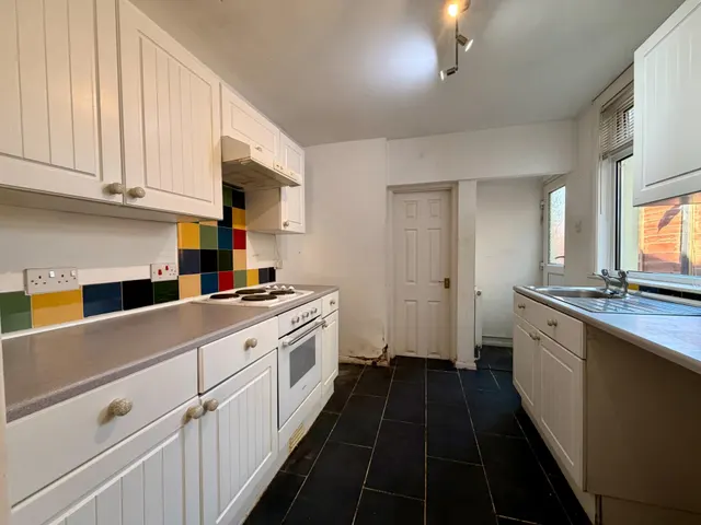 Photo 2 — Ferndale Road, Swindon, SN2