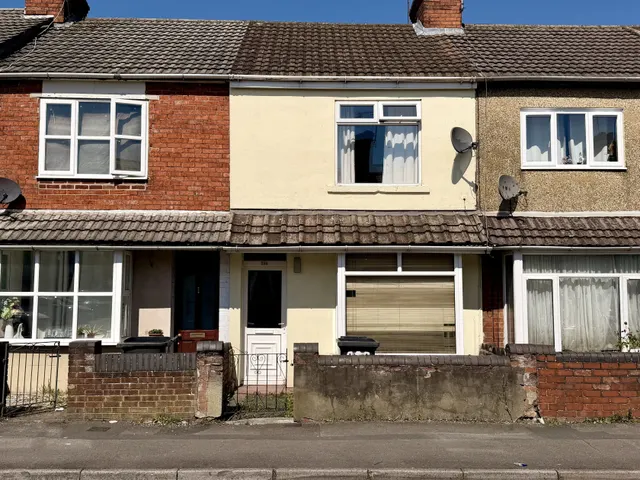 Ferndale Road, Swindon, SN2, photo 1