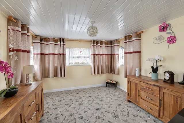 Second Avenue, Parklands Mobile Homes, DN17, photo 2