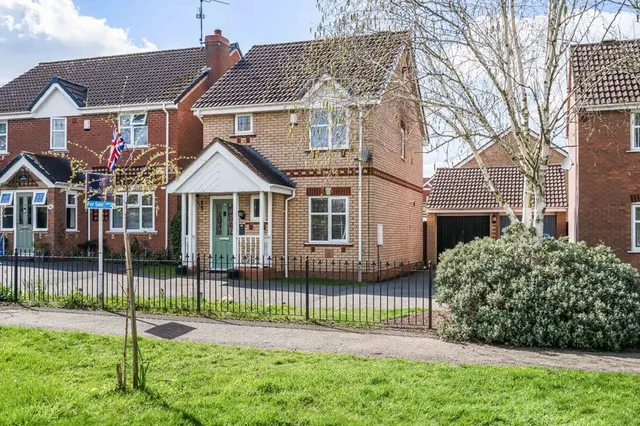 Bluebell Drive, Bedworth, CV12, photo 1