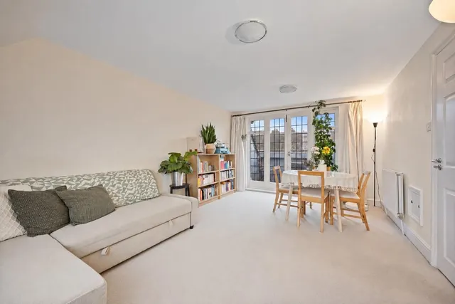 Tudor Close Belsize Park, London NW3 4AG, photo 1