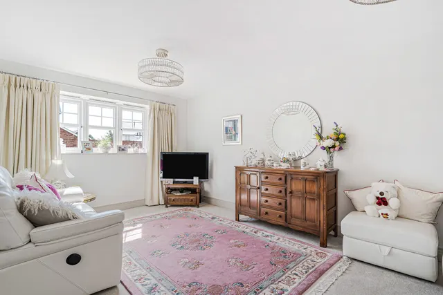 Goslings Place, Badshot Lea, GU9, photo 2
