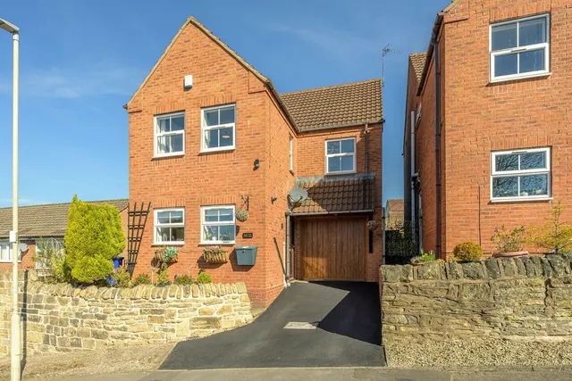 Duke Street, Upper Gornal, DY3, photo 1