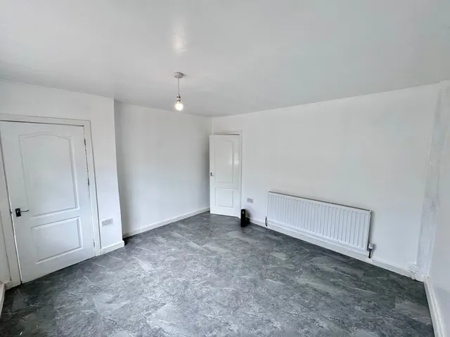 Bingley Close, Beechdale, NG8, photo 2