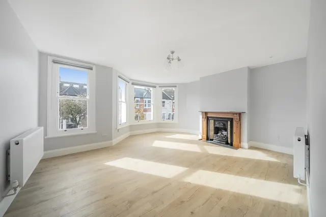 Huntingdon Road, London, N2, photo 2
