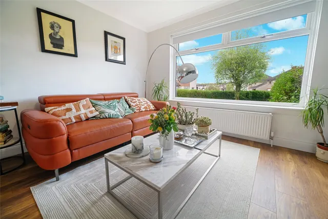 Photo 3 — Devon Gardens, Bishopbriggs, Glasgow, East Dunbartonshire, G64