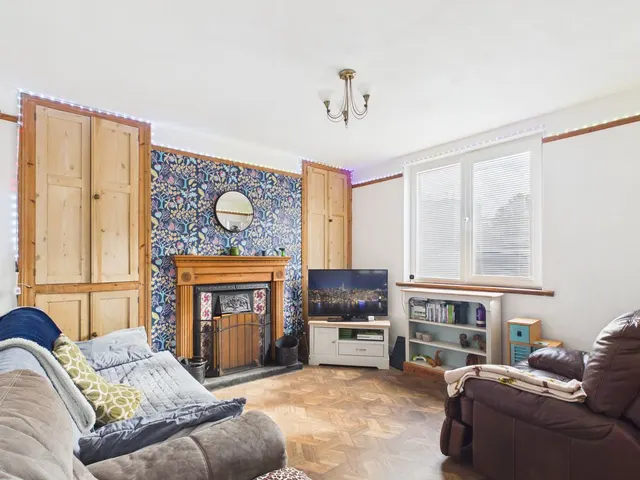 Dolcoath Avenue, Camborne, TR14, photo 2