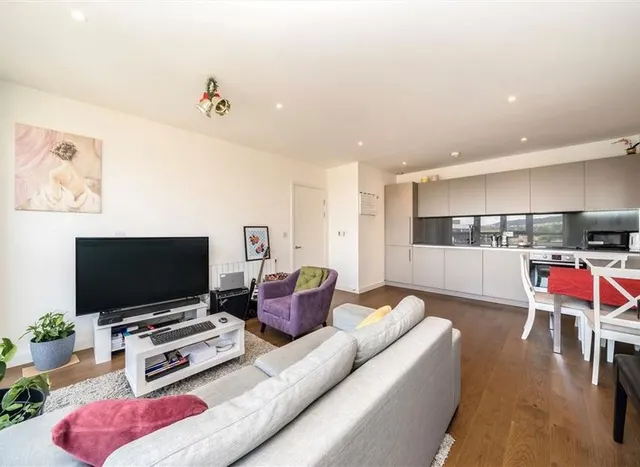 Astell Road, Kidbrooke, SE3, photo 2