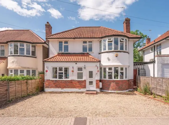 4 bedroom house, Uphill Grove, Mill Hill
