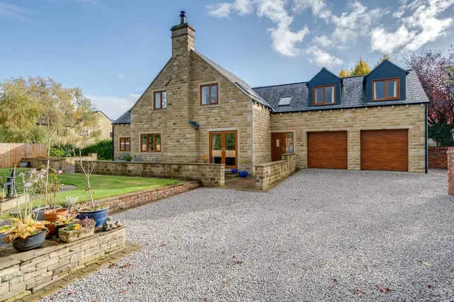 Photo 2 — Headlands Road, Liversedge WF15 7NT