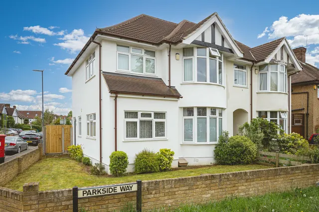 Harrow, HA2, photo 1