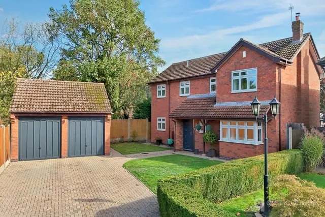 Norwich Close, St Nicolas Park, CV11, photo 1