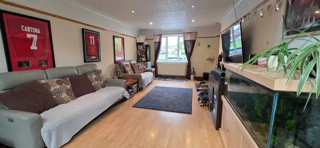 Cherry Tree Close, Romiley, SK6, photo 3