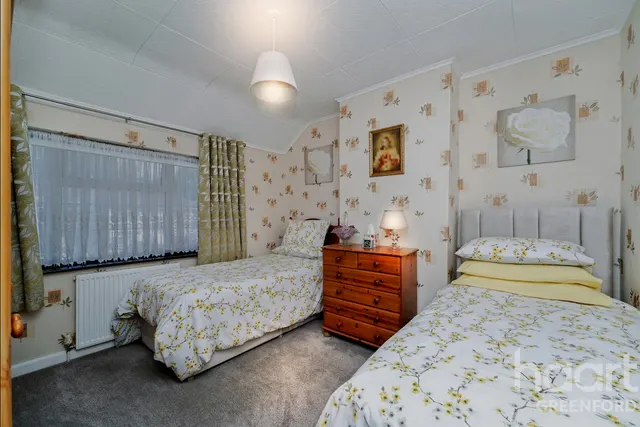 Hicks Avenue, Greenford, UB6, photo 2