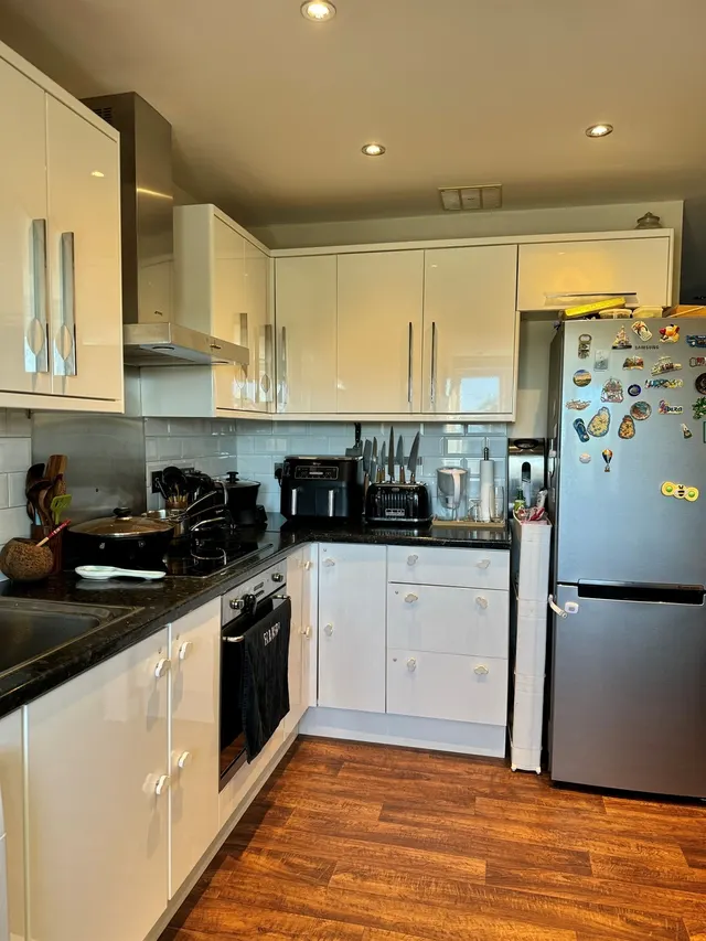 Photo 3 — Aston Close, Watford