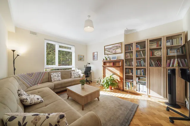 Green Lanes, London, N21, photo 1