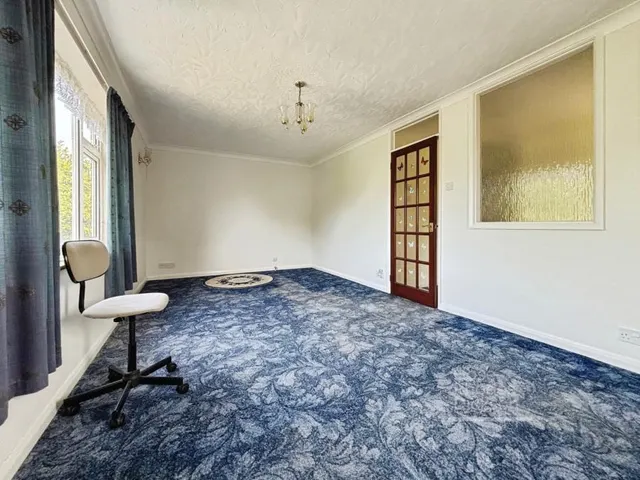 Ash Road, Newport, PO30, photo 3