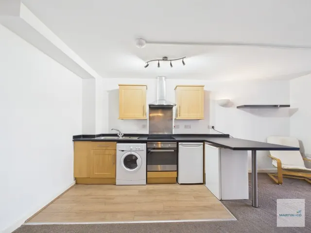 Derby Road, NG7, photo 1