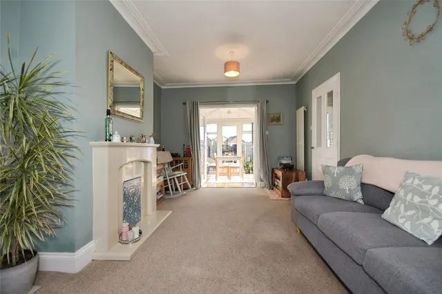 Backmoor Crescent, Sheffield, S8, photo 3