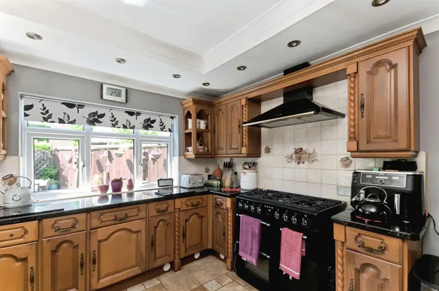 Thorne Crescent, Bexhill-On-Sea, TN39, photo 3