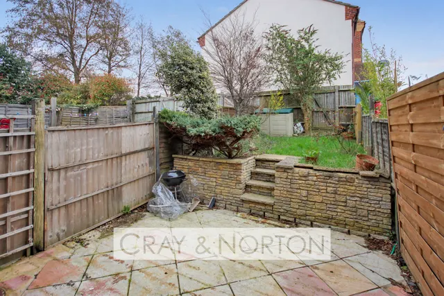 Photo 3 — Kelvin Gardens, Croydon, CR0 4US