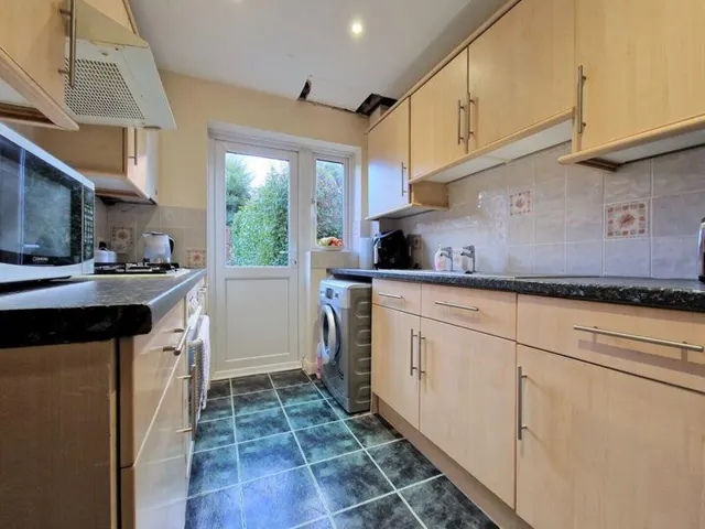 Frensham Close, Banbury, OX16, photo 2
