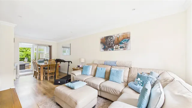 Fromow Gardens, Windlesham, GU20, photo 3