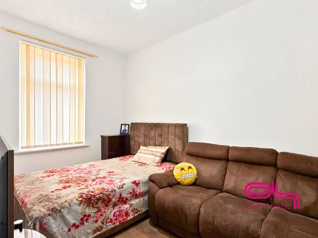 Morris Green Lane, Bolton, BL3, photo 2