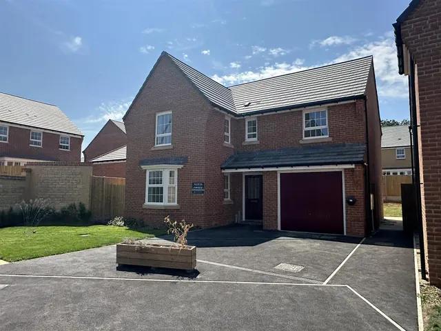 Common Mead Lane, photo 1