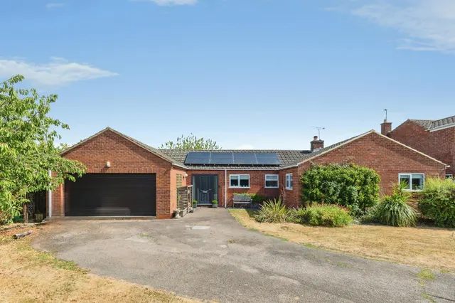 Hunt Close, Hampton Magna, CV35, photo 1