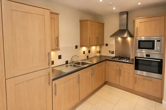 Whippendell Road, Watford, WD18, photo 2