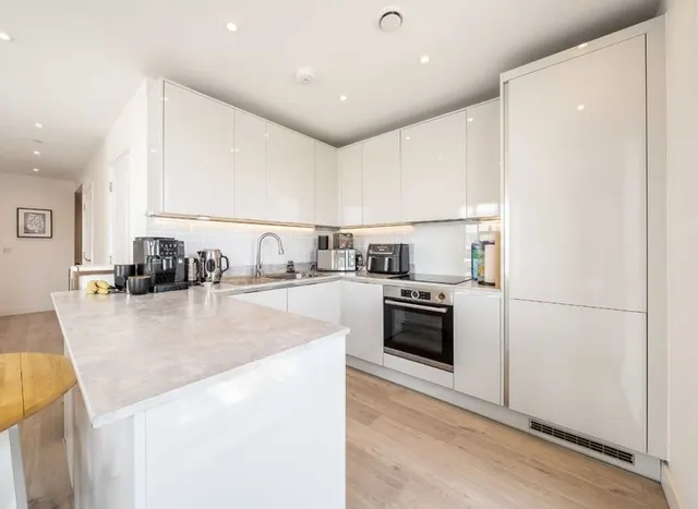 Lismore Boulevard, Colindale, NW9, photo 2