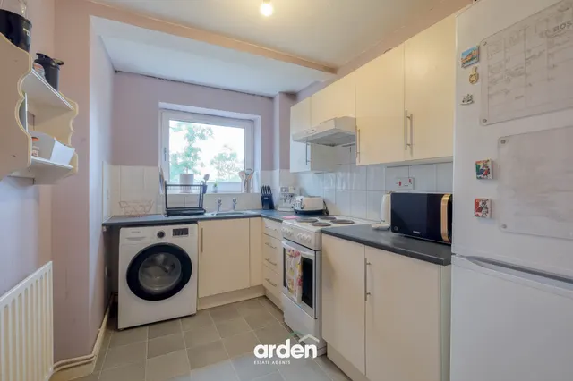 Longwood Road, Rednal, B45, photo 2
