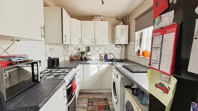 Kingfisher Drive, Westbury, BA13, photo 3
