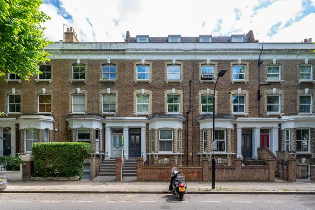 36a Loftus Road, London, photo 1
