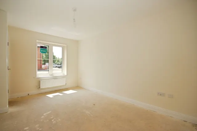 Photo 3 — 44 Meadow House Drive, Coventry, CV4