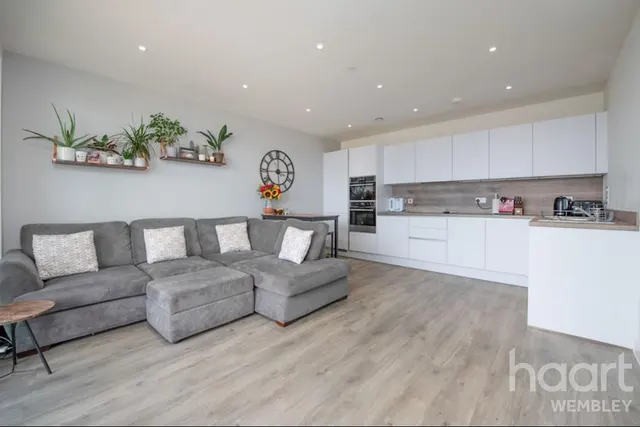 Hawfinch House, West Hendon Waterside, NW9, photo 2