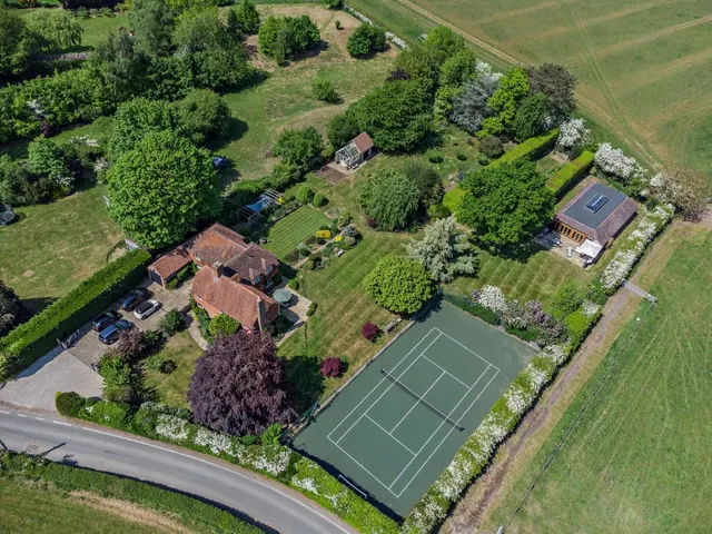 Ashes Lane, Hadlow, Tonbridge, TN11 0AN, photo 1