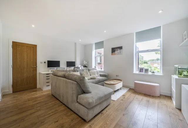 Photo 2 — Elmcroft Road, Orpington, BR6 0FG