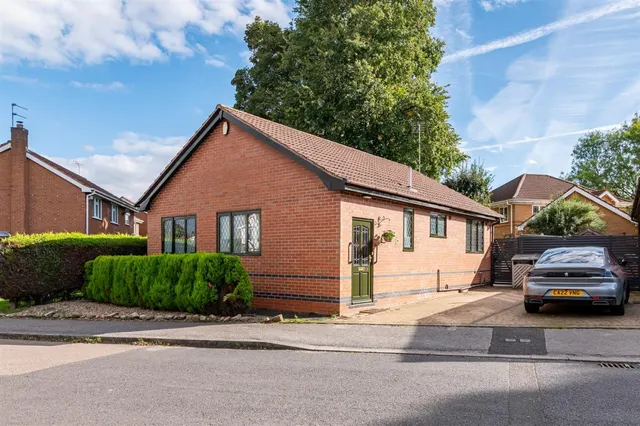 Blenheim Avenue, Lowdham, photo 1