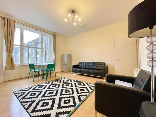 Photo 2 — 50 Englands Lane, London NW3 4UE