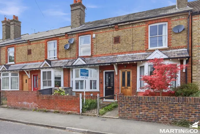 2 bedroom house — Vicarage Road, Chelmsford